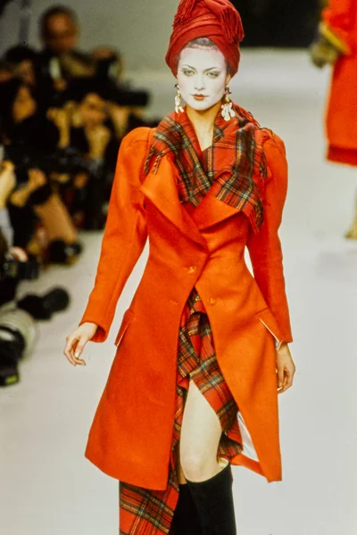 Look 9
